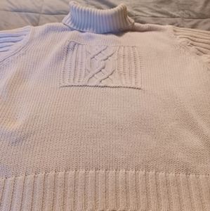 Capacity Woman  sweater